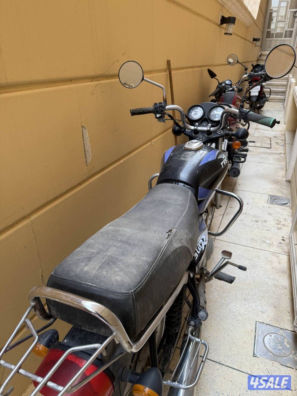 ثلاث دراجات نارية Mahindra Arro و Mahindra Centuro NXT و TVS Star8