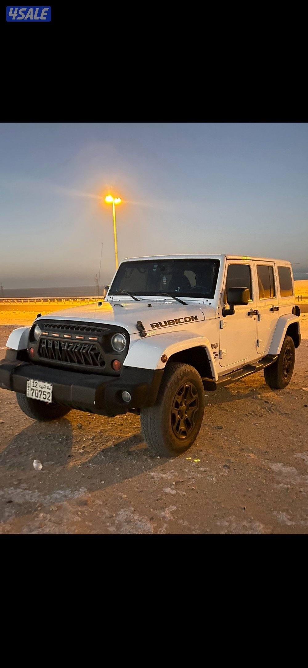 للبيع جيب رانجلر روبيكون ٢٠١٣2