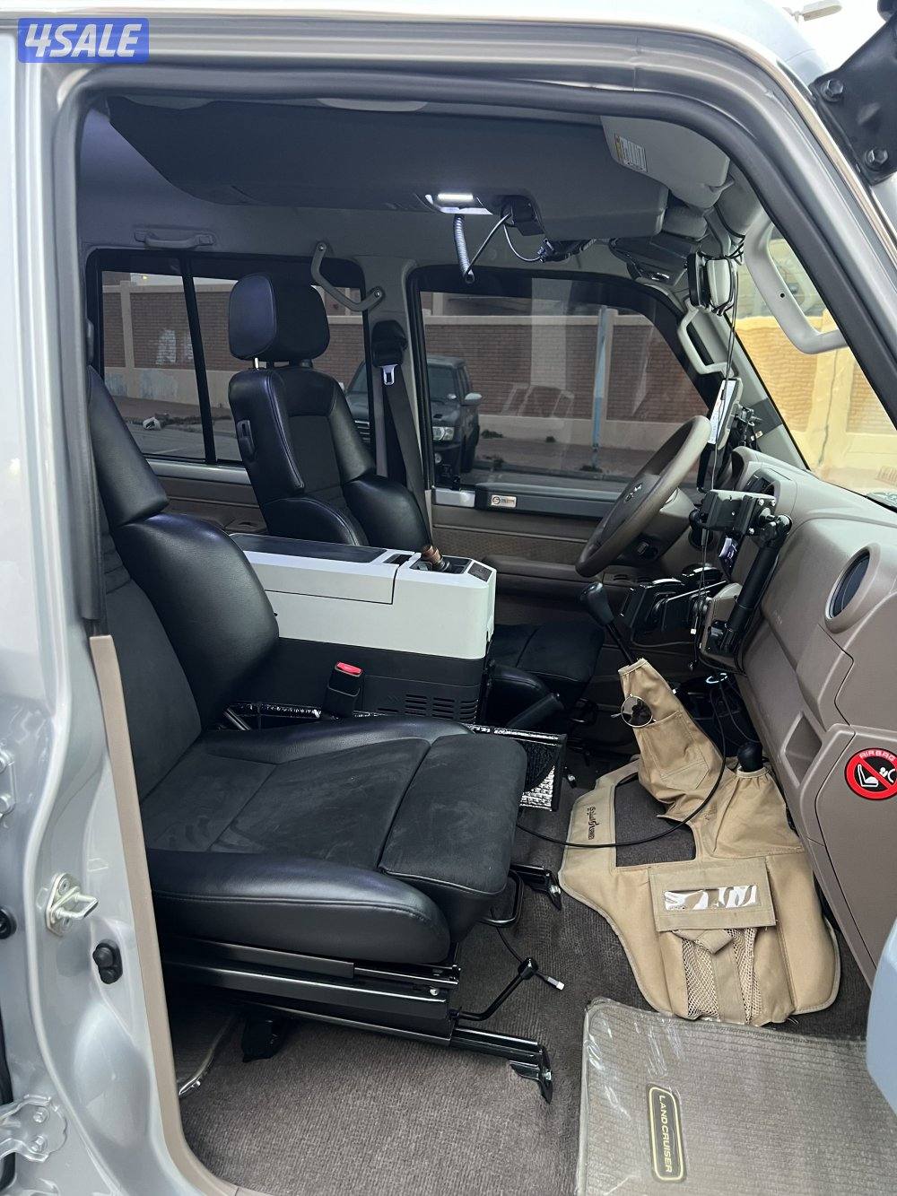 للبيع جيب نص9