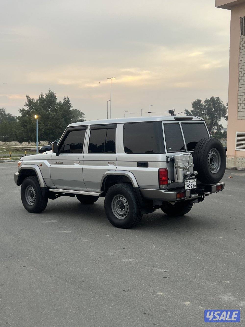 للبيع جيب نص12