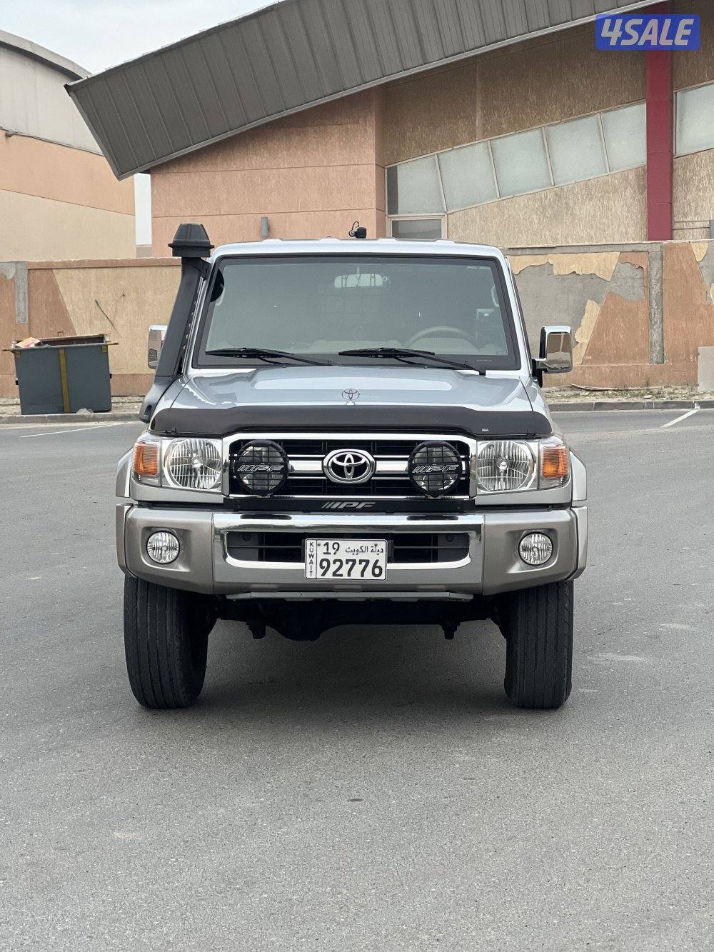 للبيع جيب نص13