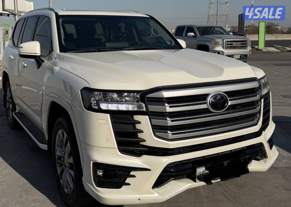 للبيع لاند كروزر GXR ايرو اس توين تيربو 2022 ابيض1