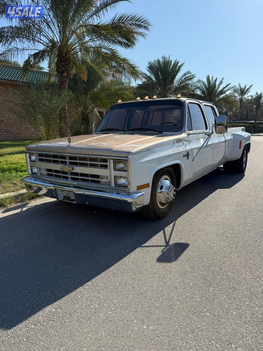 وانيت شيفروليه سيلفرادو دبل تاير قمارتين موديل 1985 وارد وكالة الكويت0