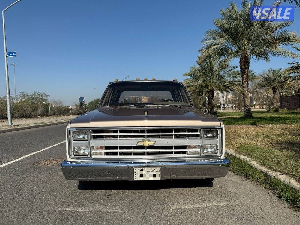 وانيت شيفروليه سيلفرادو دبل تاير قمارتين موديل 1985 وارد وكالة الكويت3
