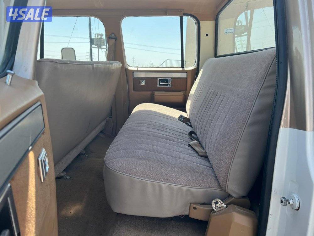 وانيت شيفروليه سيلفرادو دبل تاير قمارتين موديل 1985 وارد وكالة الكويت4