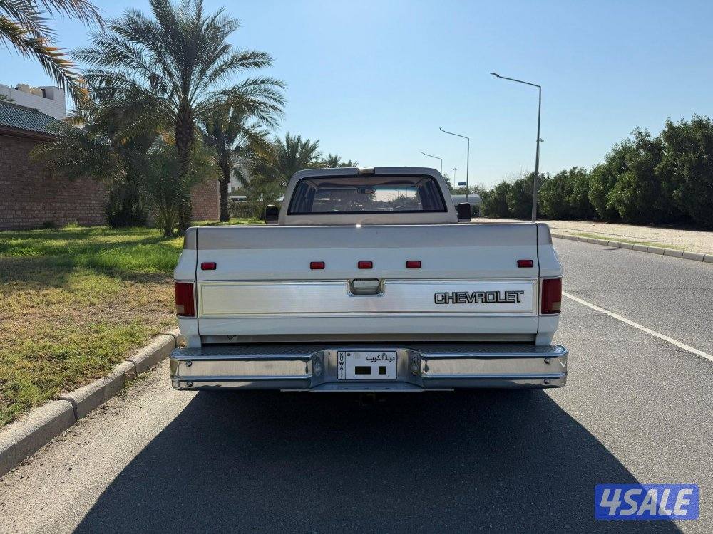 وانيت شيفروليه سيلفرادو دبل تاير قمارتين موديل 1985 وارد وكالة الكويت6