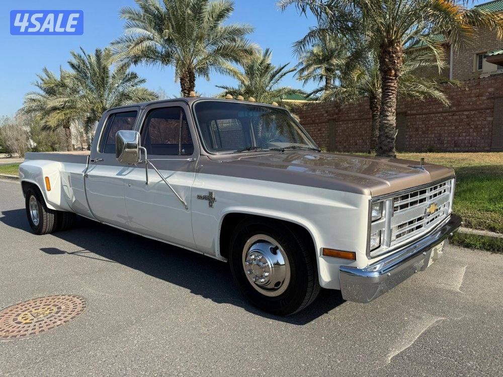 وانيت شيفروليه سيلفرادو دبل تاير قمارتين موديل 1985 وارد وكالة الكويت9