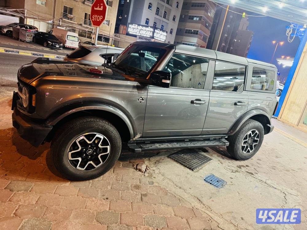 فورد برونكو  اوتر بانك 6 سلندر صبغ الوكاله ما عدا قطعه ماشي 110 الف3