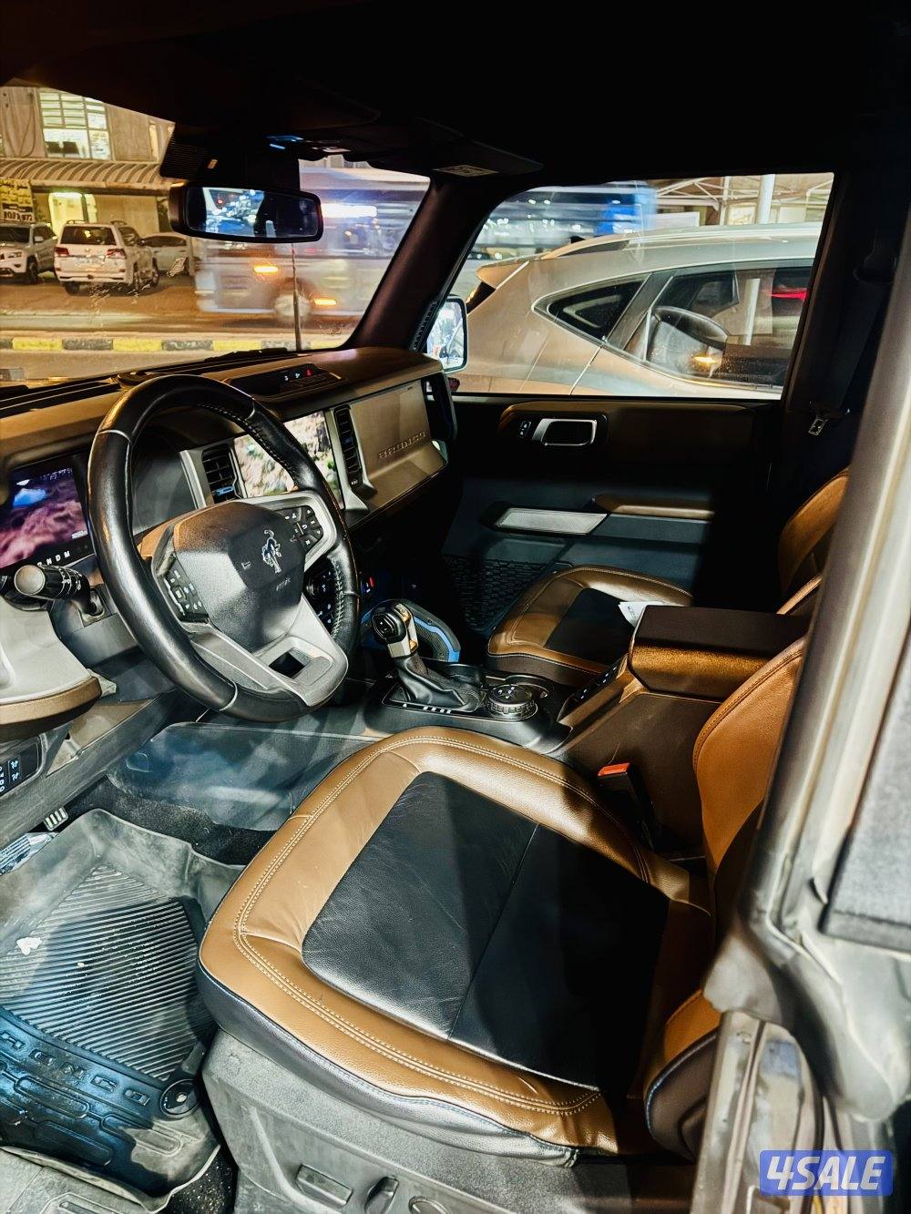 فورد برونكو  اوتر بانك 6 سلندر صبغ الوكاله ما عدا قطعه ماشي 110 الف5