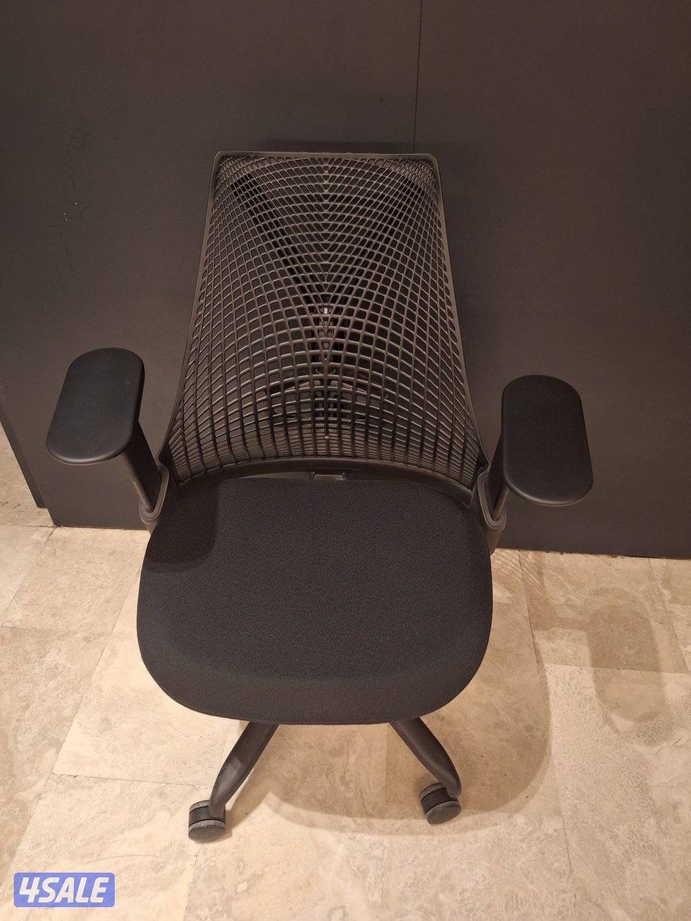 للبيع كراسي مكتب مستعملة بحالة ممتازة - هيرمان ميلر0