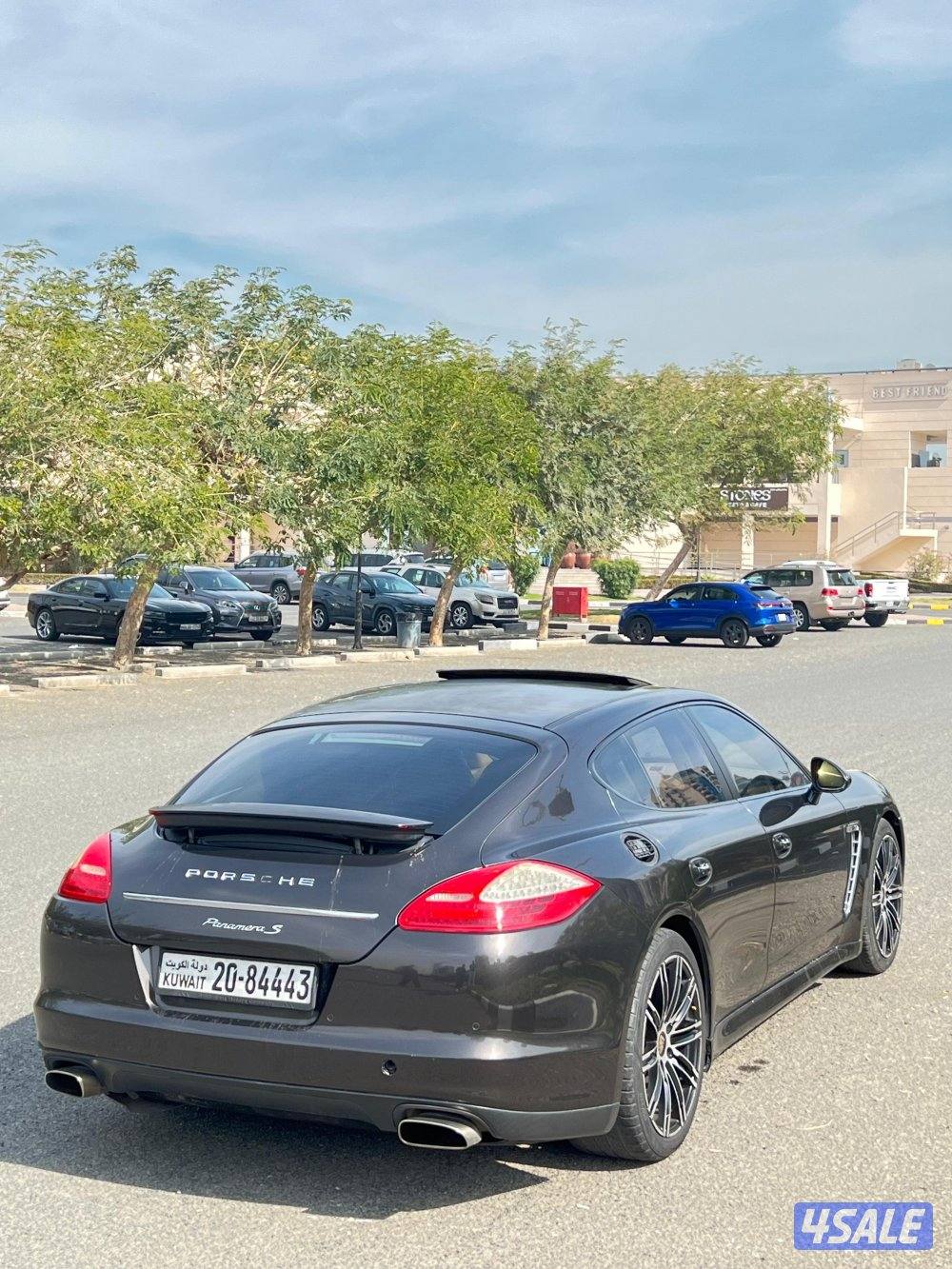 للبيع بورش باناميرا موديل  ٢٠١١ بحالة جيدة2