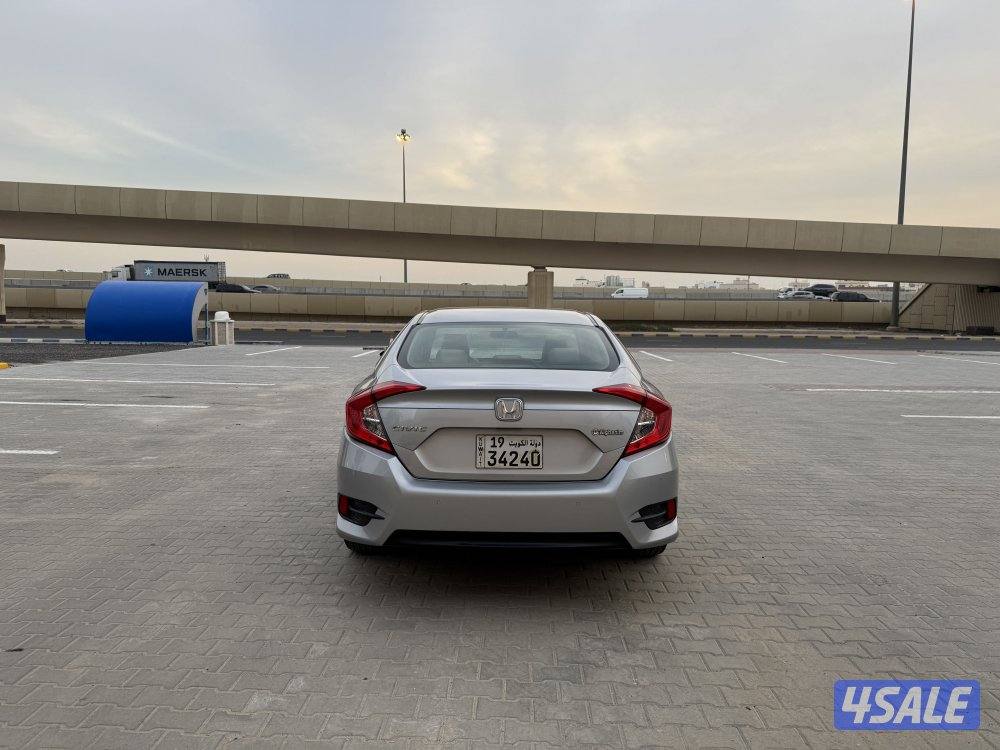 للبيع هوندا سيفيك 32 الف فقط4