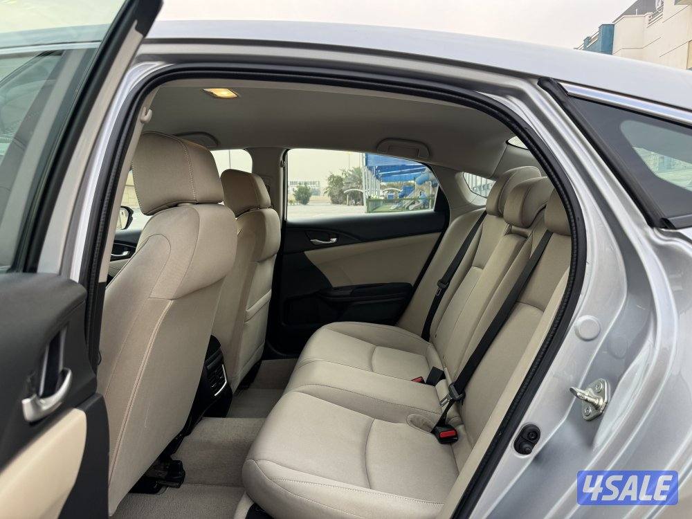 للبيع هوندا سيفيك 32 الف فقط7