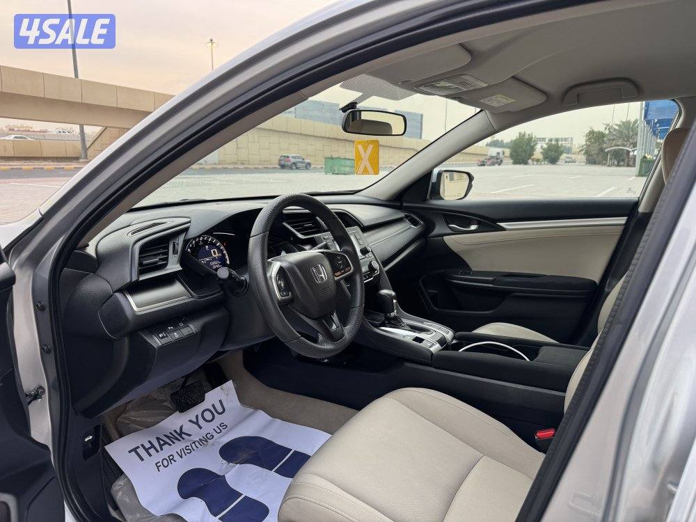 للبيع هوندا سيفيك 32 الف فقط8