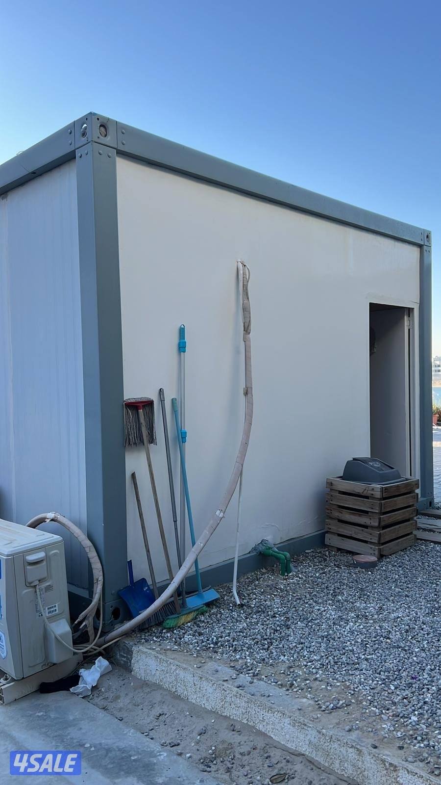 للبيع ساندويش بانيل كامل مع الفرش شكل كونتينر حجم ٧/٤ فك وتركيب0