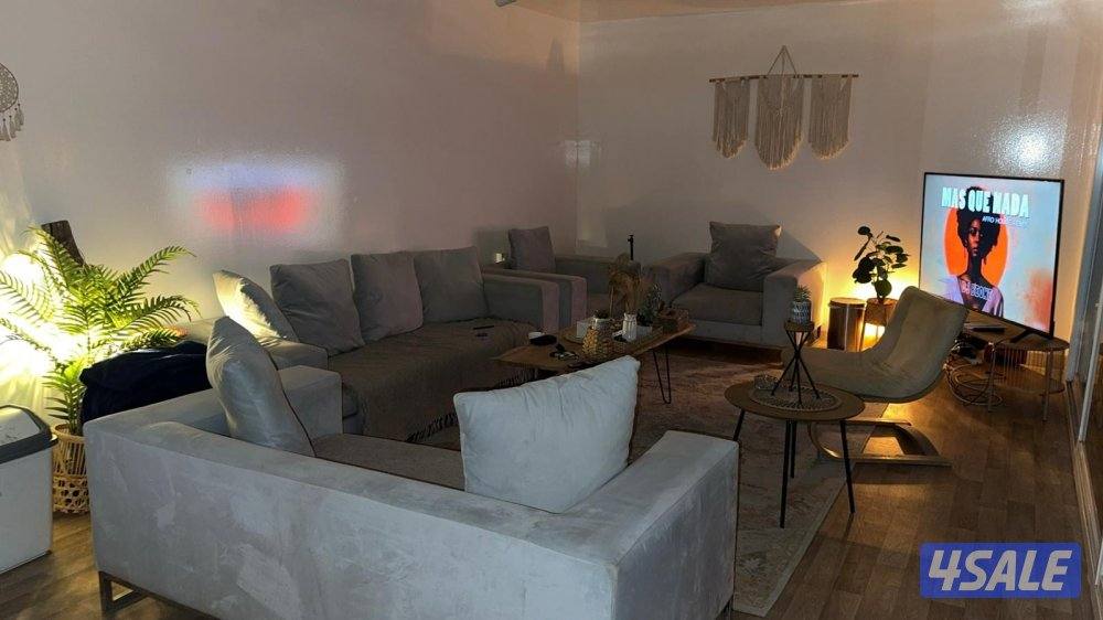 للبيع ساندويش بانيل كامل مع الفرش شكل كونتينر حجم ٧/٤ فك وتركيب3