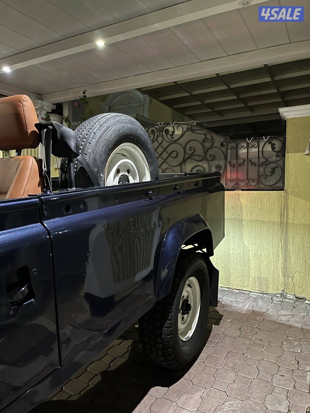 Land Rover Defender6