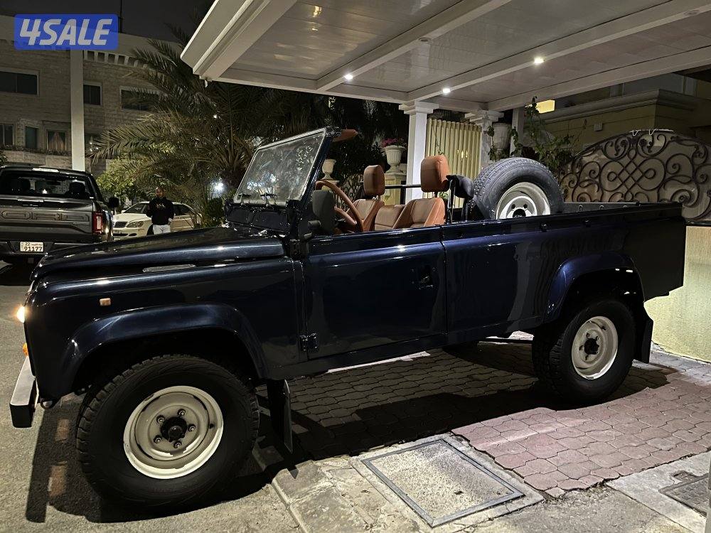 Land Rover Defender4