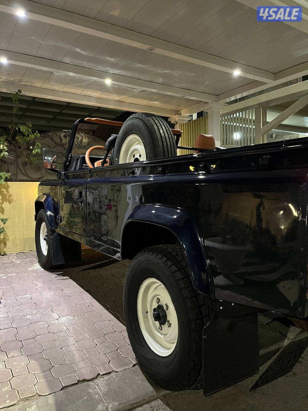 Land Rover Defender11