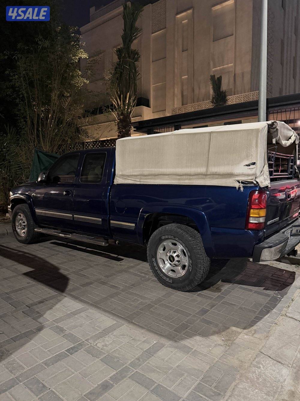 للبيع وانيت غماره ونص شفروليت  شاصي جيد  صبغ تجميلي 2001 يوجد فحص1