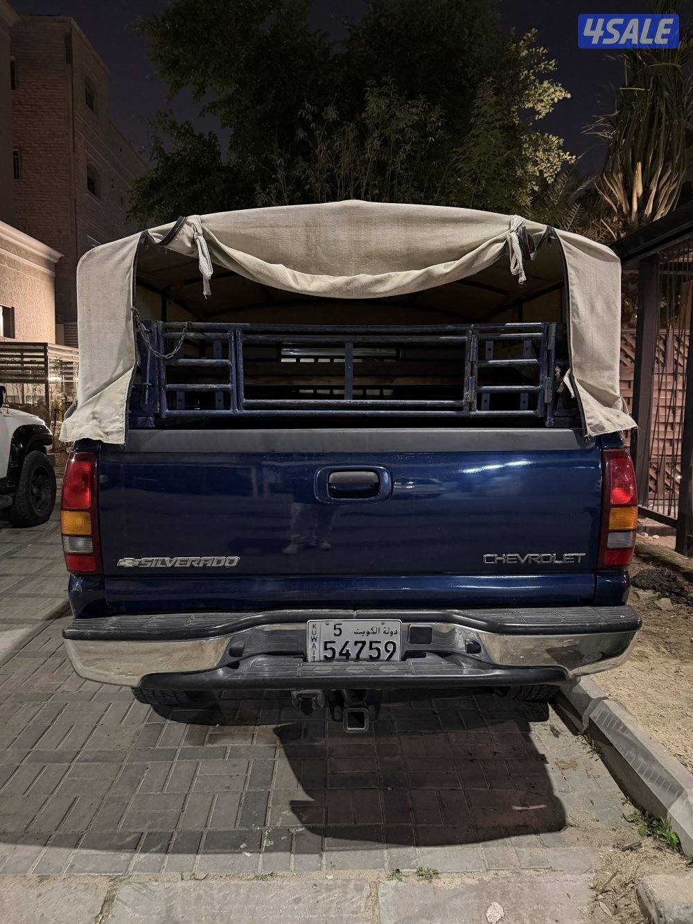 للبيع وانيت غماره ونص شفروليت  شاصي جيد  صبغ تجميلي 2001 يوجد فحص2