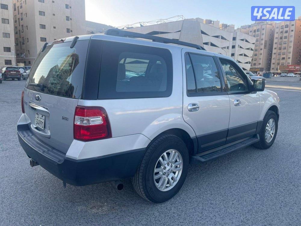 فورد اكسبدشن سلفر 2013 ، بحاله ممتازه لا تحتاج مصاريف ، سيرفيس منتظم4