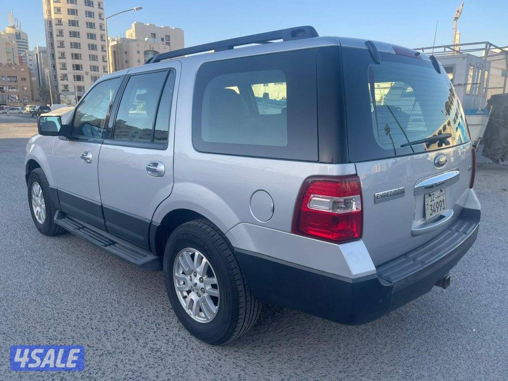 فورد اكسبدشن سلفر 2013 ، بحاله ممتازه لا تحتاج مصاريف ، سيرفيس منتظم5