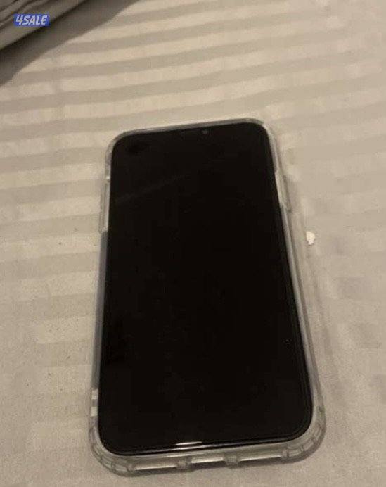 آيفون ١١ للبيع مبدل شاشه والباقي حاله الوكاله ب ٥٥2