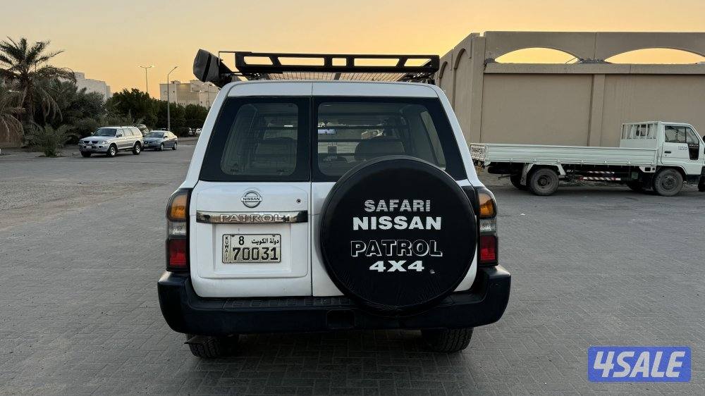 لبيع سفاري سلوقي0