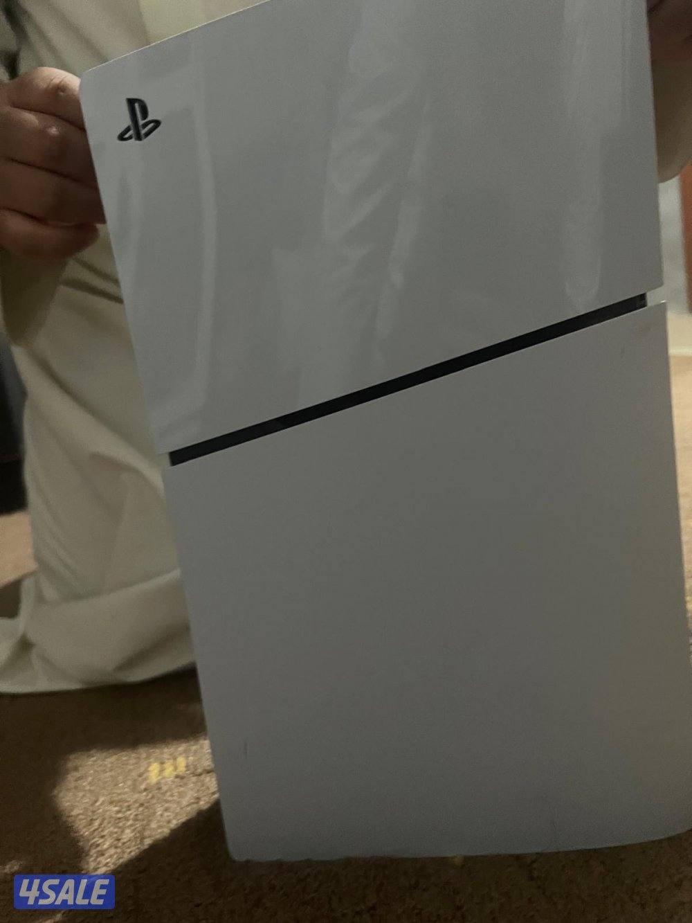 نشتري جميع انواع البلاستيشن فور وفايف حتي لو سكراب نشتريها5