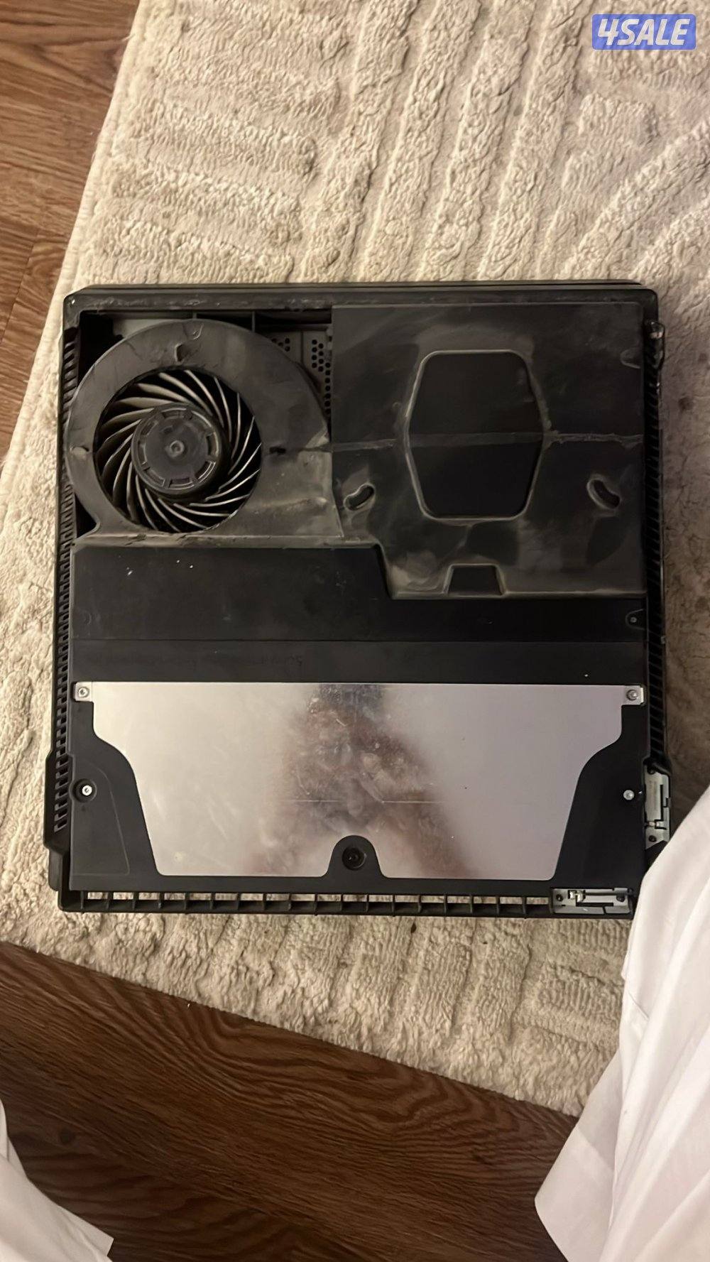 نشتري جميع انواع البلاستيشن فور وفايف حتي لو سكراب نشتريها8