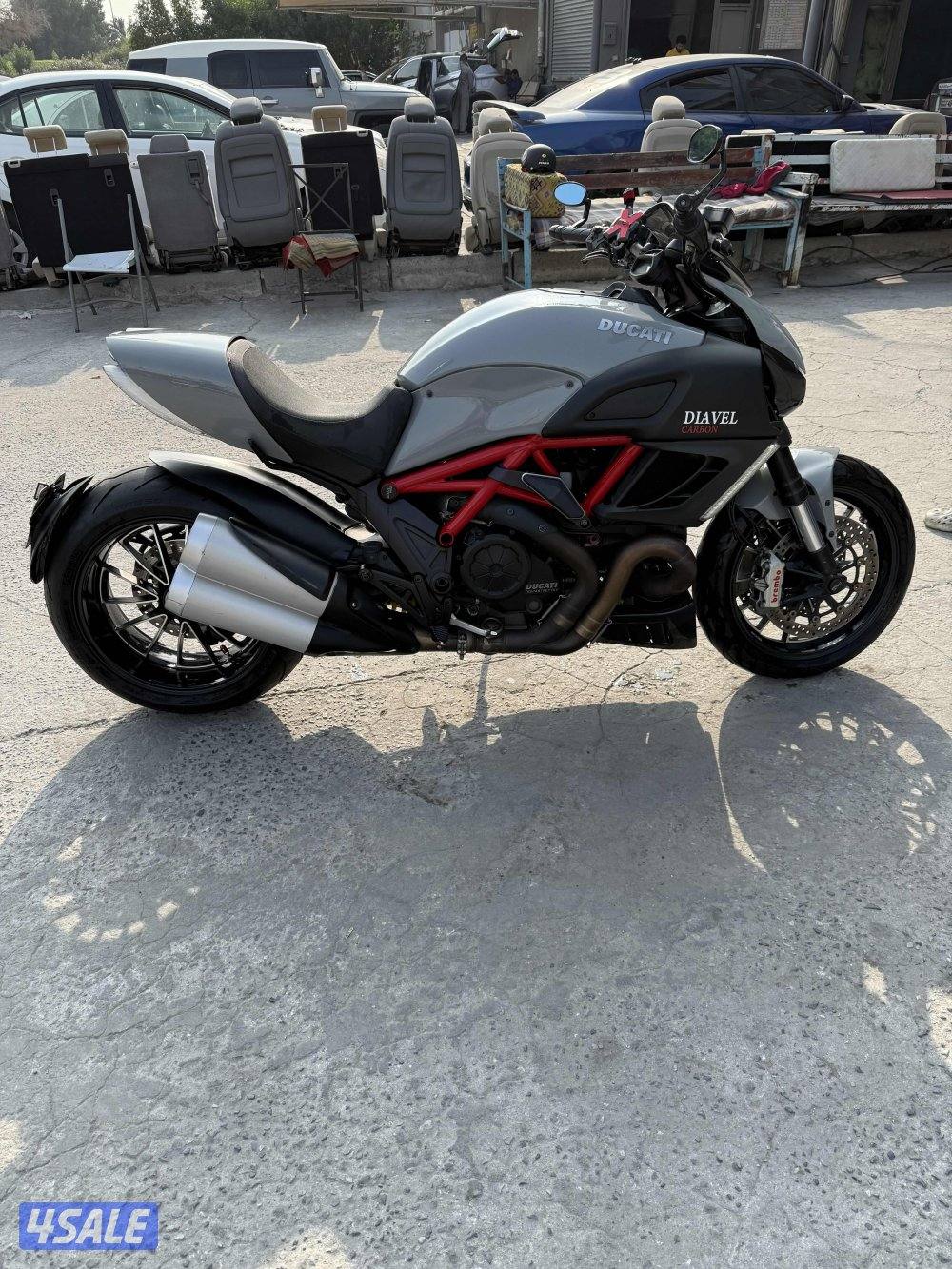 للبيع دوكاتي ديافل ٢٠١٢ نظيف جدا ماشي ٥٨٠٠كيلو وتم عمل سيرفس كامل3