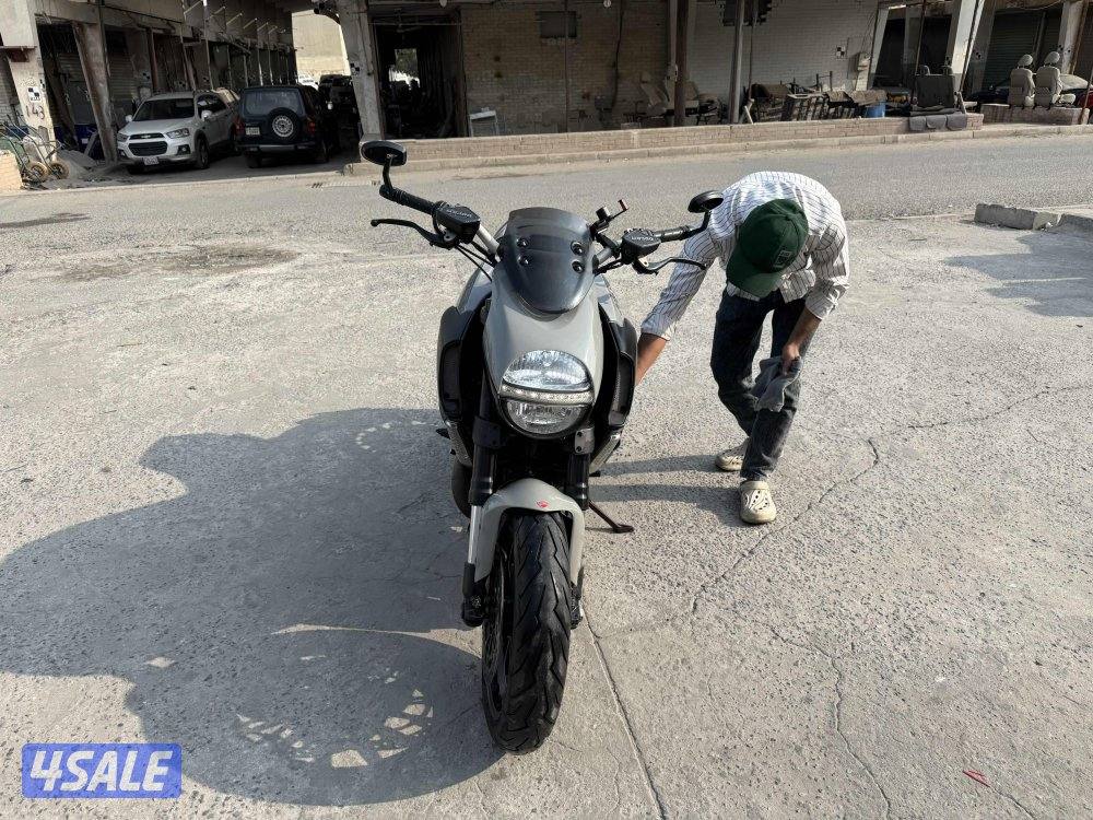 للبيع دوكاتي ديافل ٢٠١٢ نظيف جدا ماشي ٥٨٠٠كيلو وتم عمل سيرفس كامل4