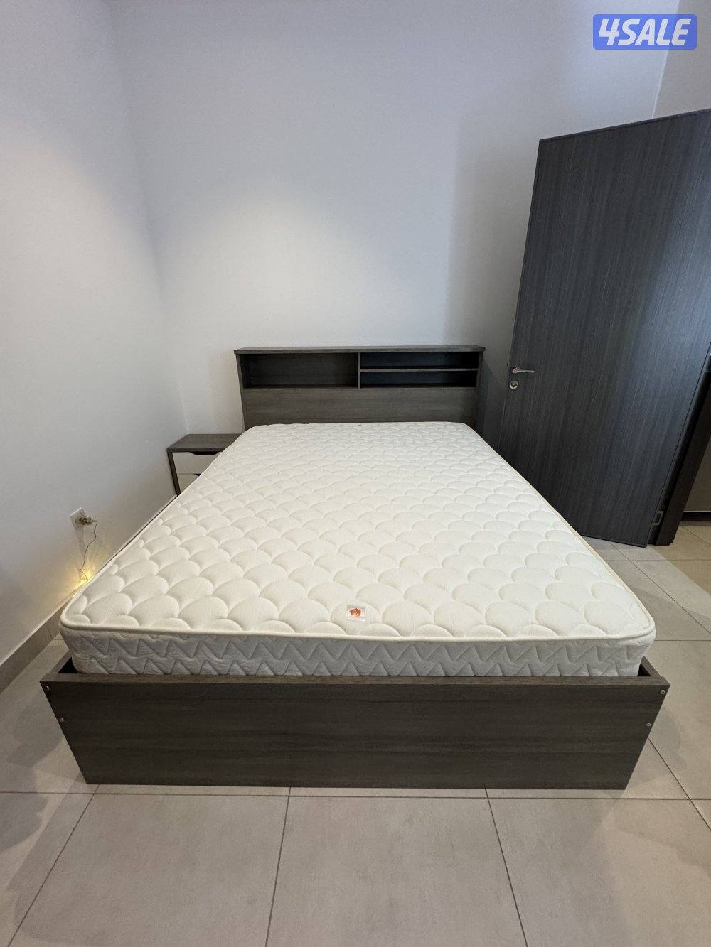 Bedroom + mattress + mirror2