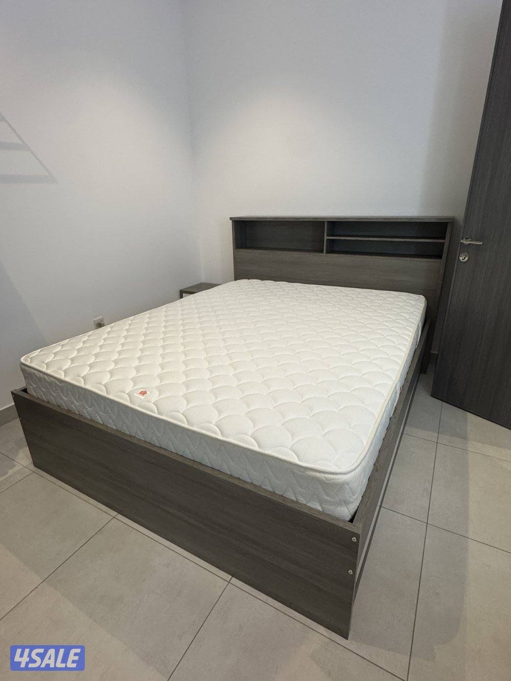 Bedroom + mattress + mirror6