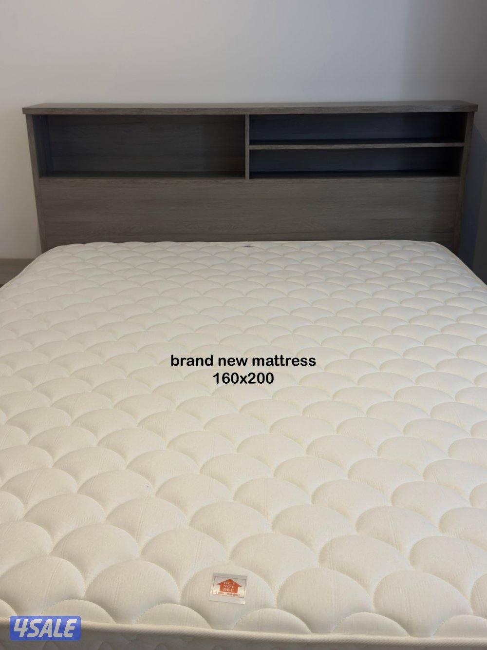 Bedroom + mattress + mirror7