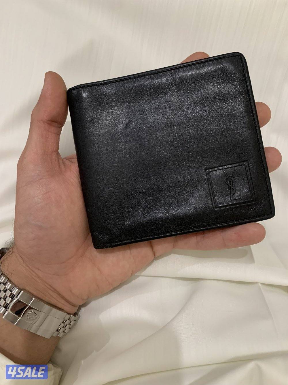 بوك سالوران اسود1