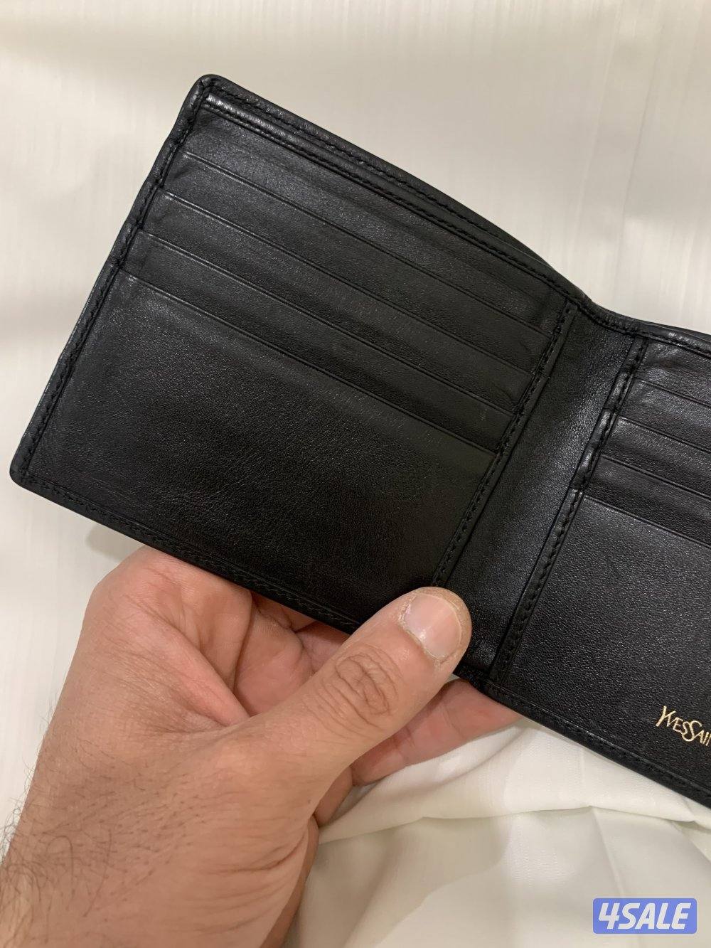 بوك سالوران اسود2