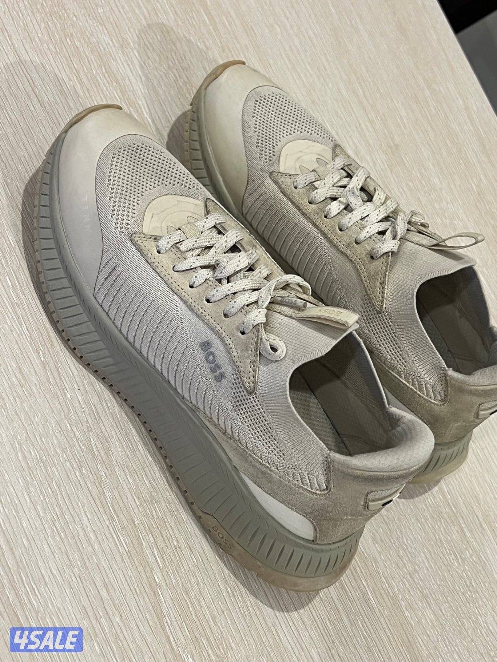 جوتي Boss مقاس ٤١0