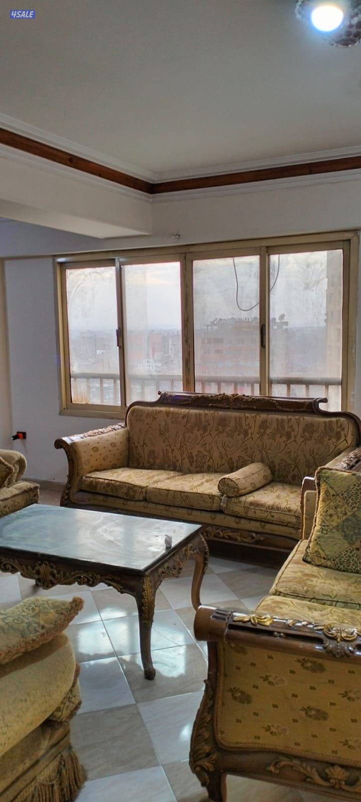 للبيع شقه في شارع البحر الاعظم مطله على النيل و الاهرامات ٢٠٠ متر1