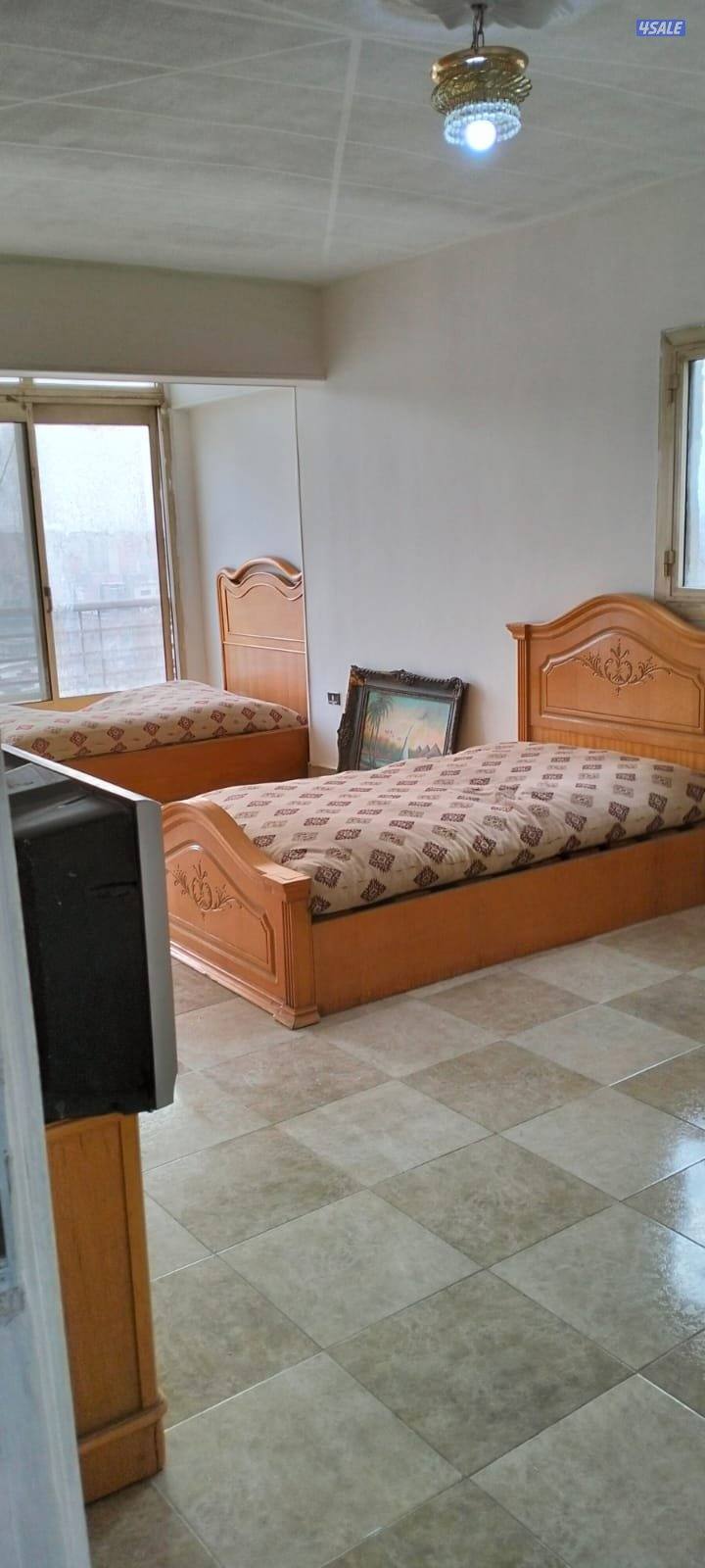 للبيع شقه في شارع البحر الاعظم مطله على النيل و الاهرامات ٢٠٠ متر7