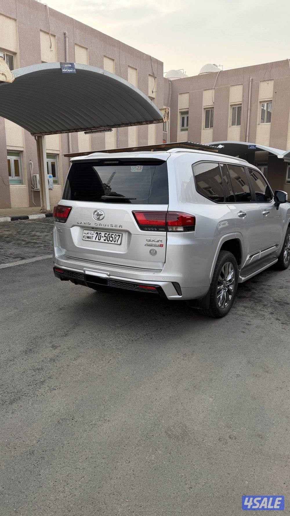 للبيع لاندكروزر الساير 20234