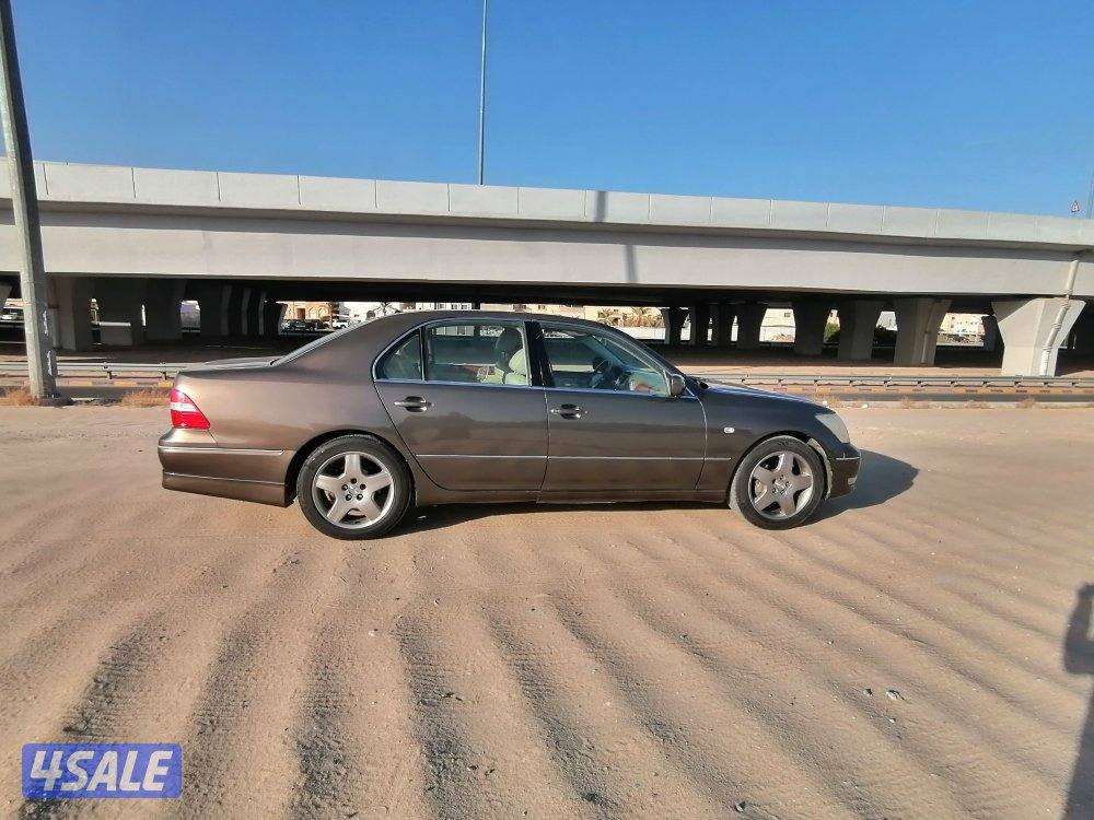 للبيع لكزس 2004 ls4300
