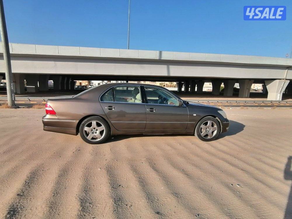 للبيع لكزس 2004 ls4306