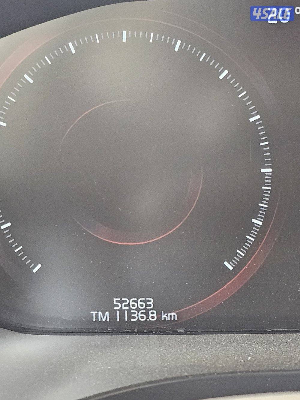 فولفو XC60 ماشي 53 الف كم موديل 2021 بحالة الوكاله الدرجه الاولى3