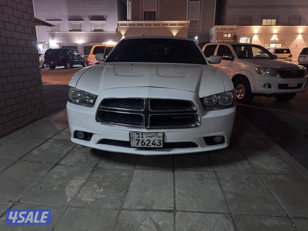 دوج شارجر موديل 2012 ماشي 270 شرط ان حالته جيده جدا مبدل جميع الهيئة3