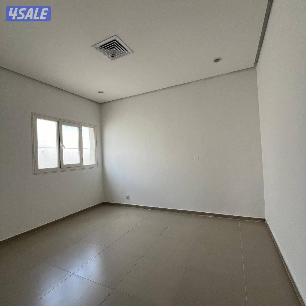 شقة مع روف للإيجار في المسايل قطعة 52