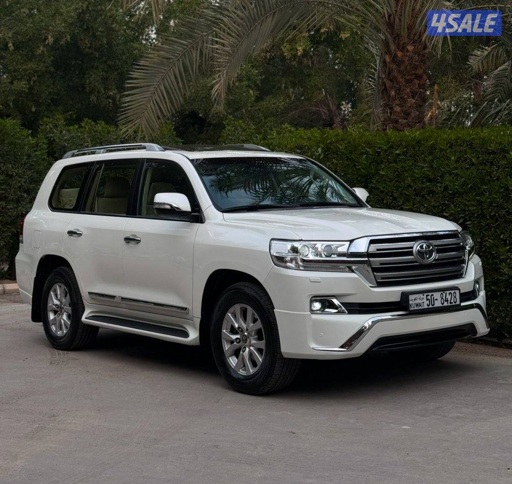 للبيع لاند كروزر GXR موديل 2018 صبغ وكاله بالكامل0