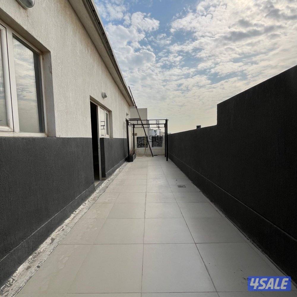 شقة مع روف للإيجار في المسايل قطعة 56