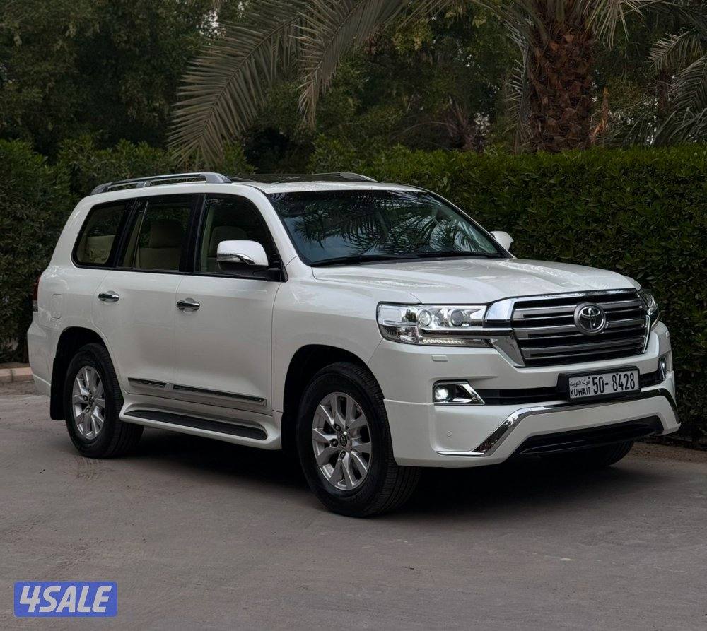 للبيع لاند كروزر GXR موديل 2018 صبغ وكاله بالكامل1